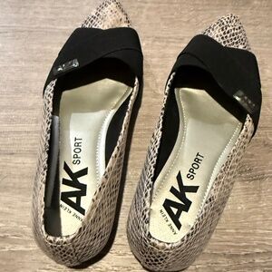 Anne Klein Snake Flat 9 EUC